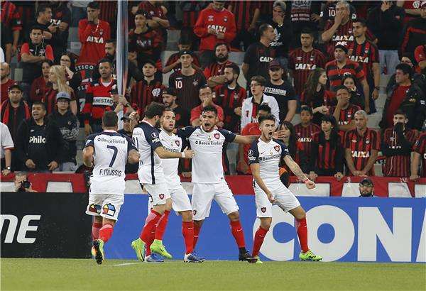 لاعبو سان لورينزو