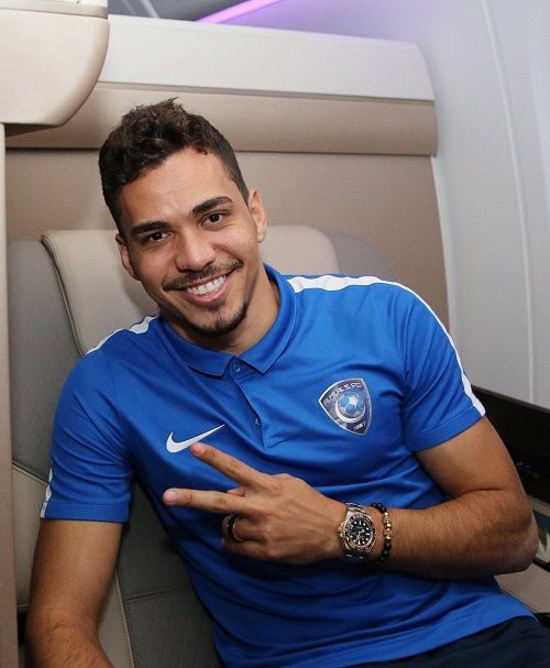 كارلوس إدواردو أثناء السفر إلى اليابان