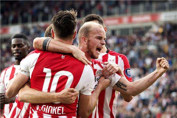 لاعبو آيندهوفن