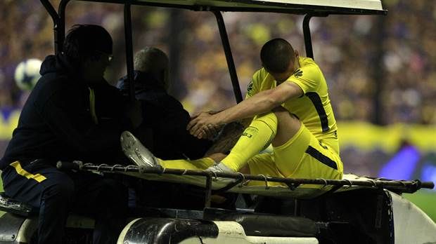 داريو بينيديتو يخرج مصابا