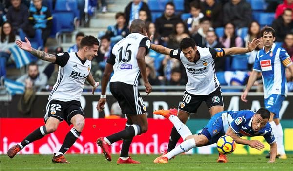 جانب من لقاء إسبانيول وفالنسيا