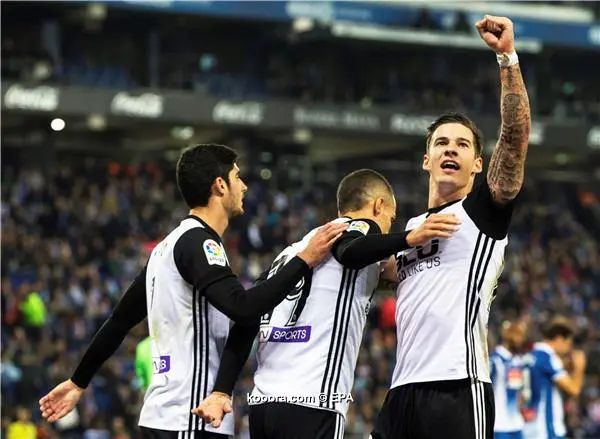 ?i=epa%2fsoccer%2f2017-11%2f2017-11-19%2f2017-11-19-06339053_epa