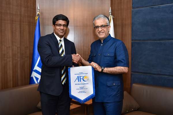 سلمان بن ابراهيم ورئيس الاتحاد السريلانكي