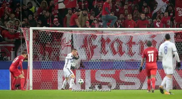 ?i=reuters%2f2017-11-21%2f2017-11-21t185314z_1903635843_rc1ae7d653f0_rtrmadp_3_soccer-champions-spm-mar_reuters