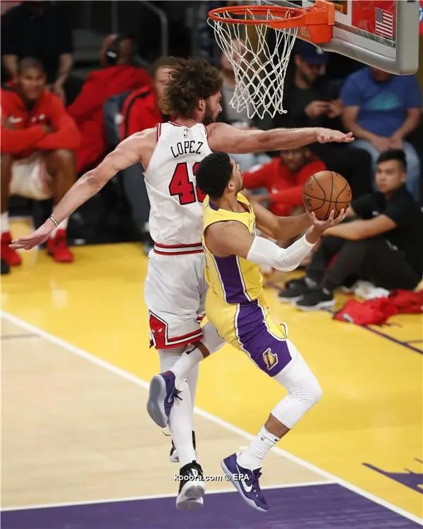 ?i=epa%2fbasketball%2f2017-11%2f2017-11-22-06343252_epa