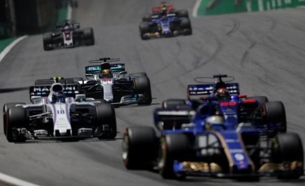 2017-11-12t165123z_1747235644_rc123897cef0_rtrmadp_3_motor-f1-brazil_reuters