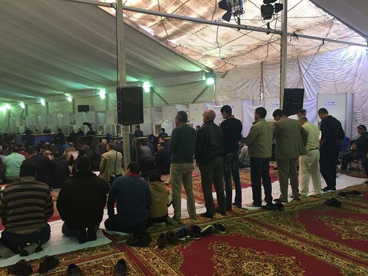 جانب من صلاة الجمعة في انتخابات الزمالك