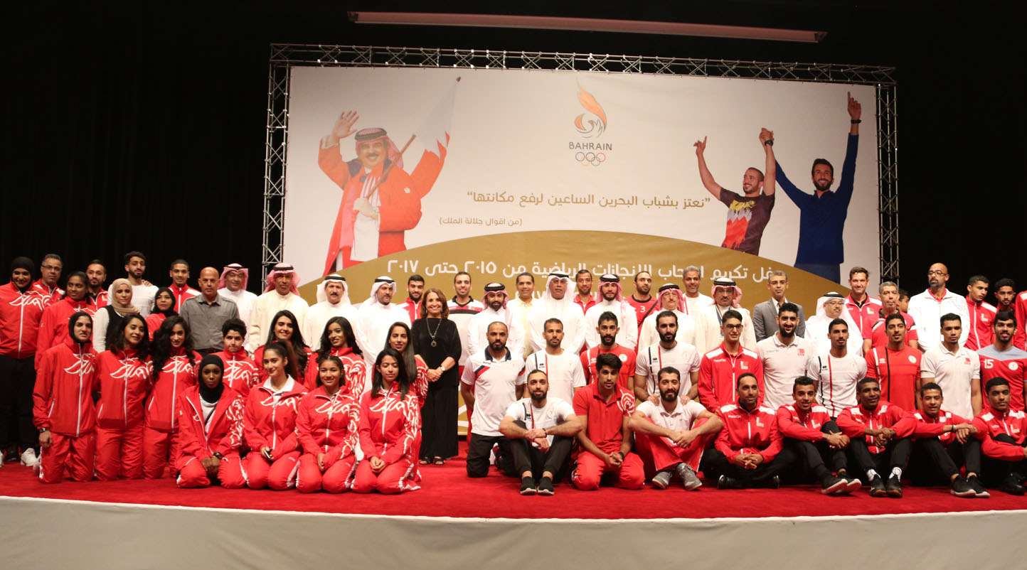 جانب من تكريم أبطال الكرة الطائرة