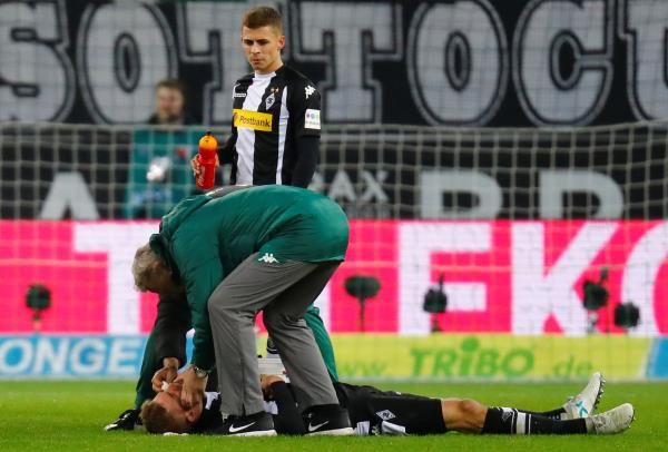 كرامر أثناء إصابته