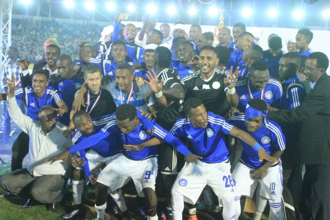 فرحة لاعبي الهلال بالتتويج بالدوري