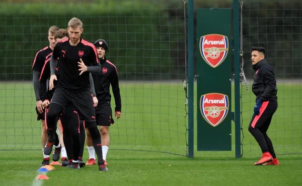  اليكسيس سانشيز في تدريبات آرسنال