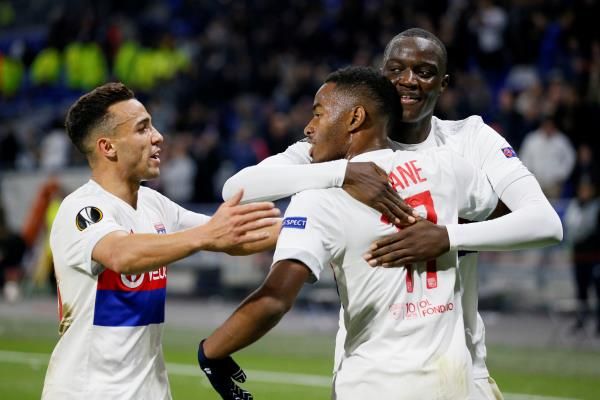 فرحة لاعبي ليون