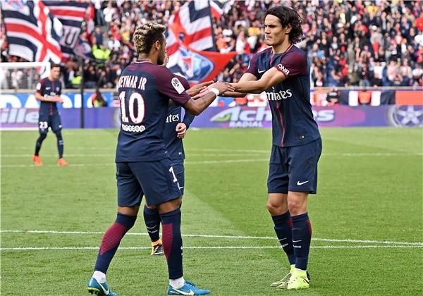 نيمار وكافاني