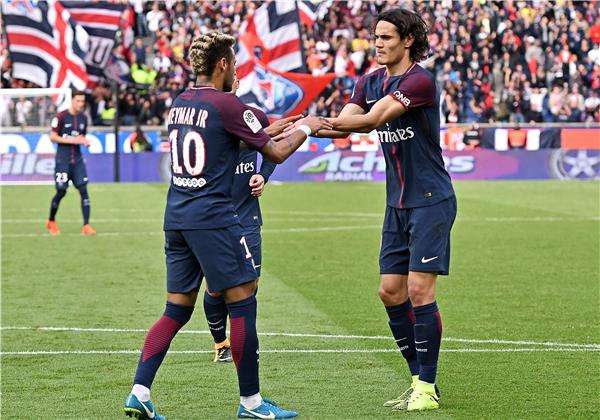 نيمار وكافاني