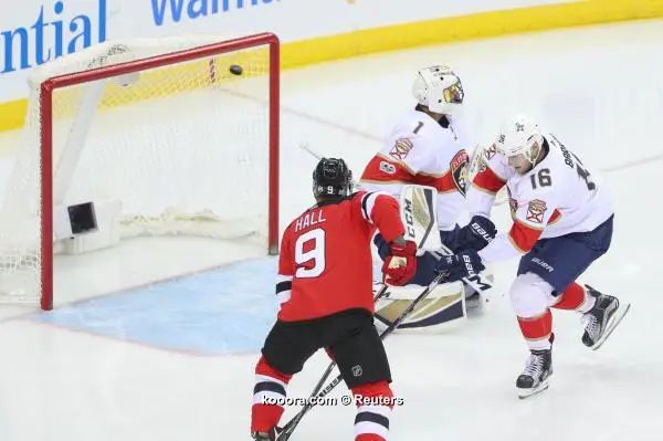 ?i=reuters%2f2017-11-28%2f2017-11-28t031455z_1321893899_nocid_rtrmadp_3_nhl-florida-panthers-at-new-jersey-devils_reuters