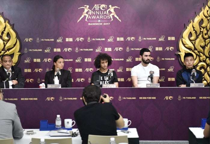 من المؤتمر الصخفي للمرشحين