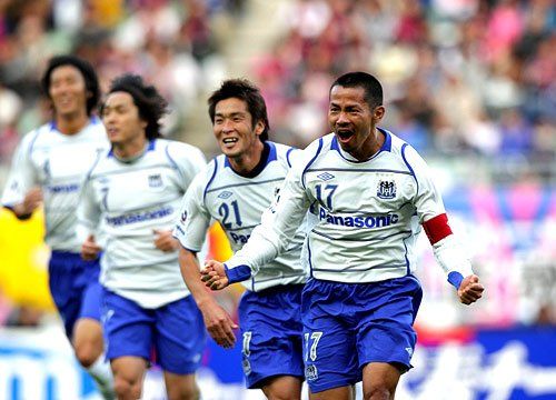 لاعب الوسط ميوجين بعد أن نجح في إحراز أول أهداف ديربي محافظة أوساكا