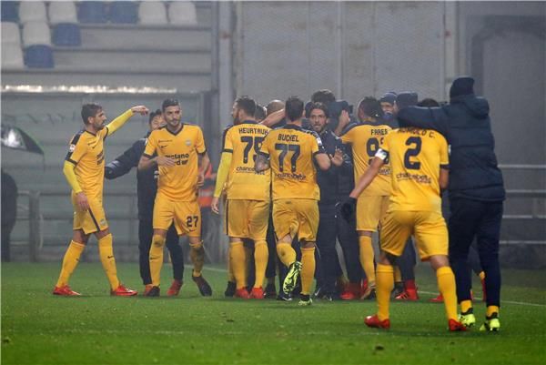 فرحة لاعبي فيرونا