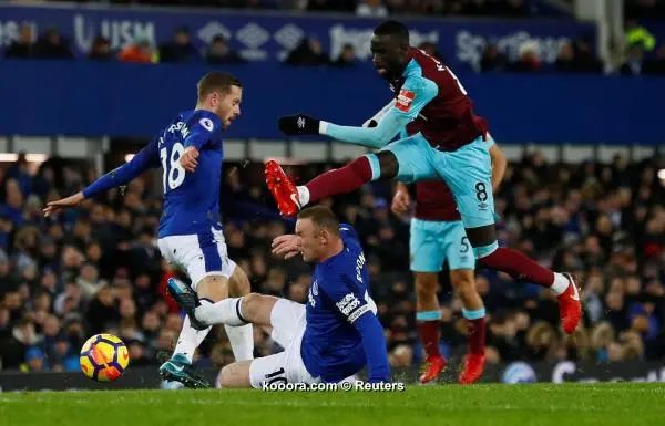 ?i=reuters%2f2017-11-29%2f2017-11-29t211917z_194503174_rc144a952ed0_rtrmadp_3_soccer-england-eve-whu_reuters