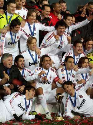 ميلان نجح في منح أوروبا اللقب الأول