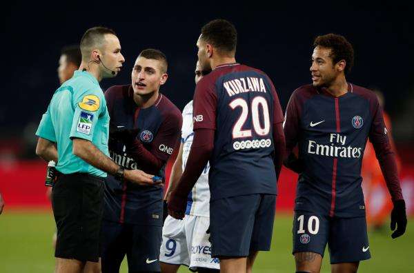 2017-11-29t212329z_1156579788_rc1344c2f8d0_rtrmadp_3_soccer-france-psg-tro_reuters