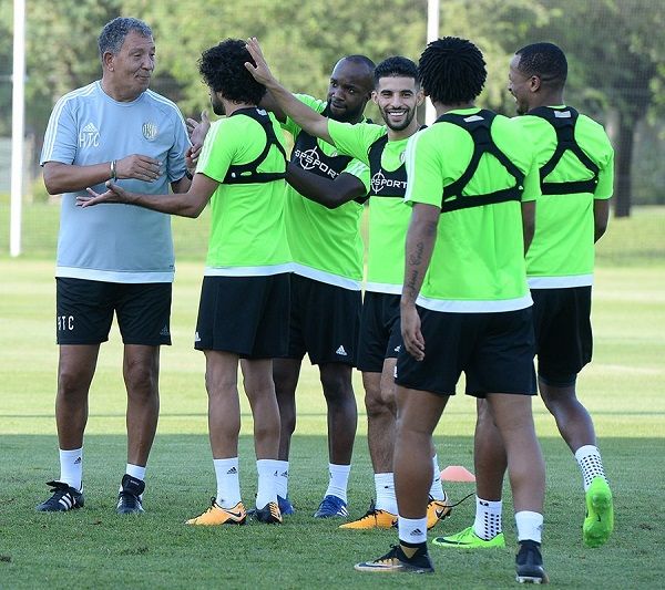 تين كات مع لاعبي الجزيرة