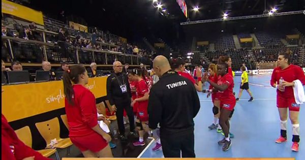 منتخب تونس خلال مباراة اليوم ضد روسيا