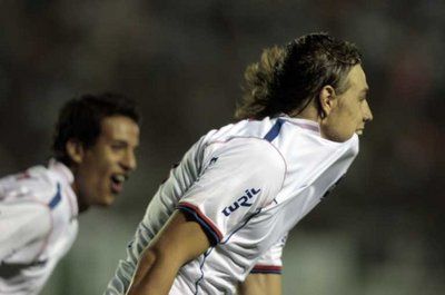 فرحة لاعب ناسيونال سباستيان كواتيس بعد تسجيل الهدف الاول