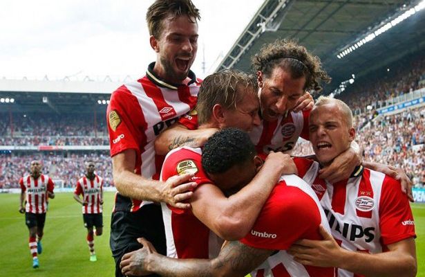 فرحة لاعبي أيندهوفن