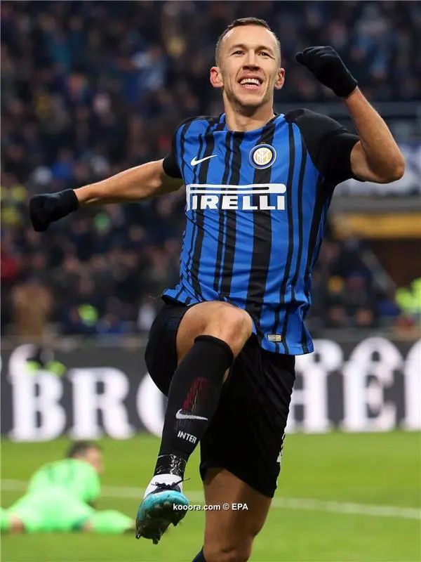 ?i=albums%2fmatches%2f1030745%2f2017-12-03-06365363_epa