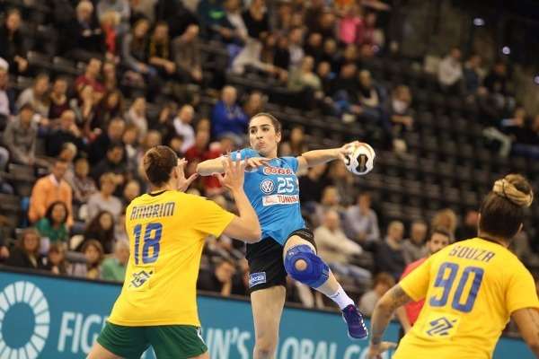 من مباراة اليوم بين تونس والبرازيل