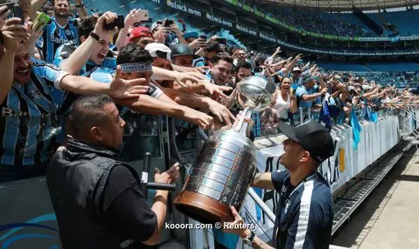 ?i=reuters%2f2017-11-30%2f2017-11-30t161159z_416723276_rc1a1691b480_rtrmadp_3_soccer-libertadores-lan-gre_reuters