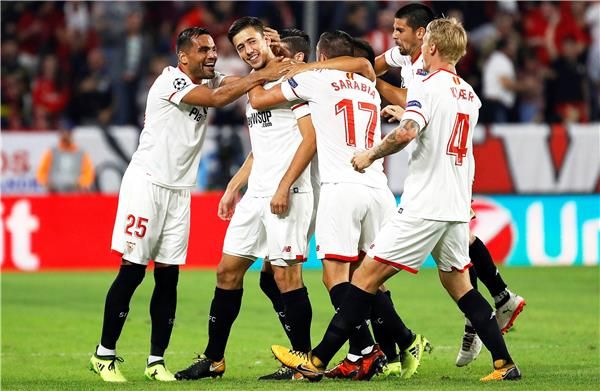 لاعبو إشبيلية