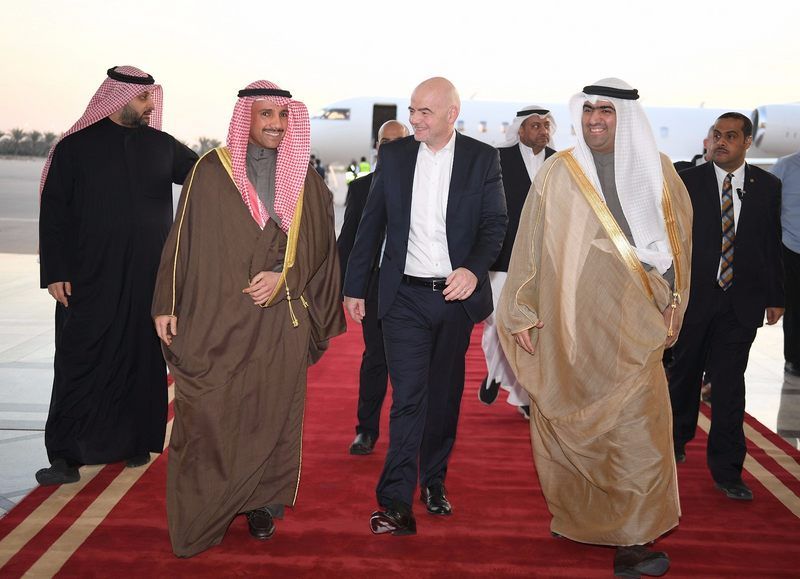 إنفانتينو أثناء وصوله الكويت