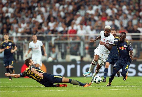 لقاء سابق بين الفريقين