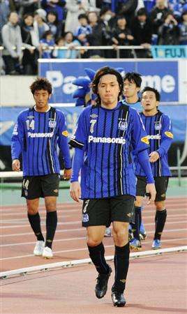 إيندو وزملائه لم يتمكنوا من تحقيق الإنتصار الأول في موسم 2010