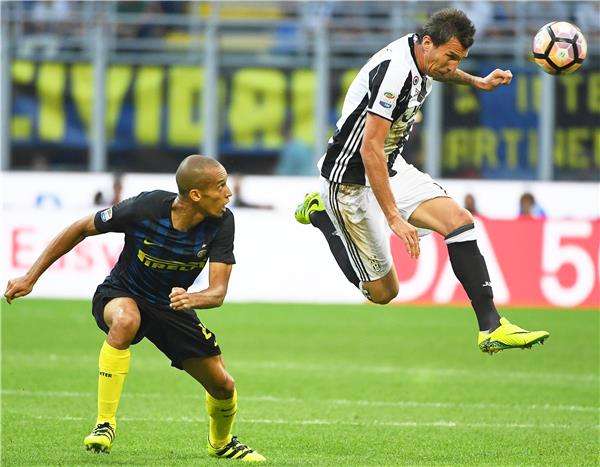 لقاء سابق بين يوفنتوس إنتر