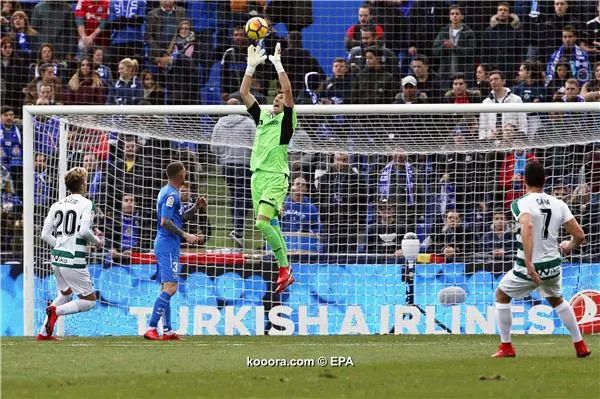 ?i=epa%2fsoccer%2f2017-12%2f2017-12-09%2f2017-12-09-06378768_epa