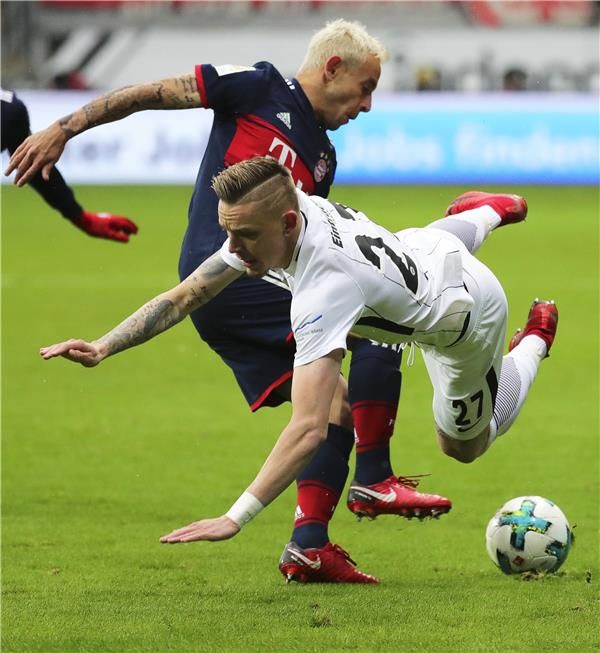 من مباراة بايرن ميونيخ وفرانكفورت