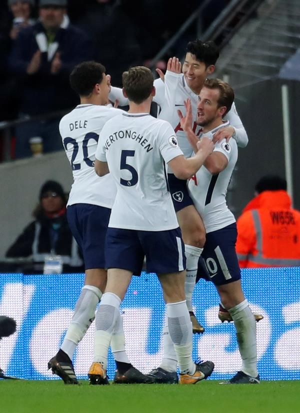 لاعبو توتنهام