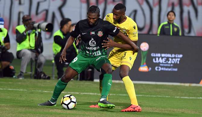 جانب من لقاء سابق بين الوصل وشباب الأهلي دبي