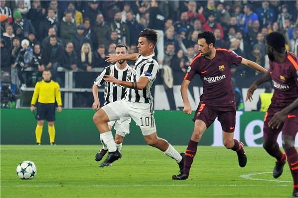 ديبالا في مباراة برشلونة