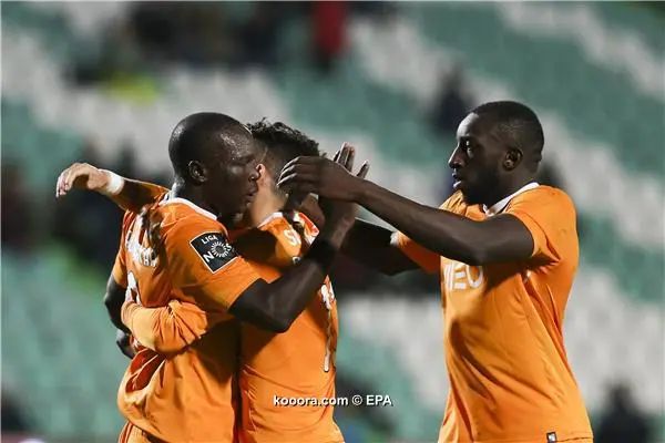 ?i=albums%2fmatches%2f1576068%2f2017-12-10-06382088_epa