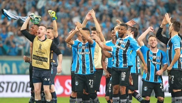 لاعبو جريميو