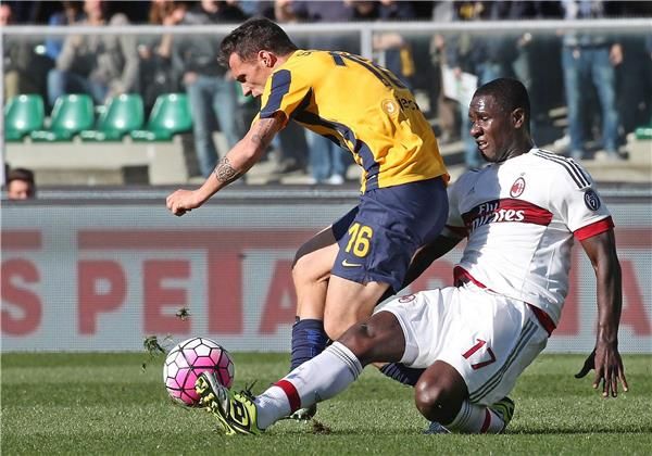 مواجهة سابقة بين ميلان وهيلاس فيرونا