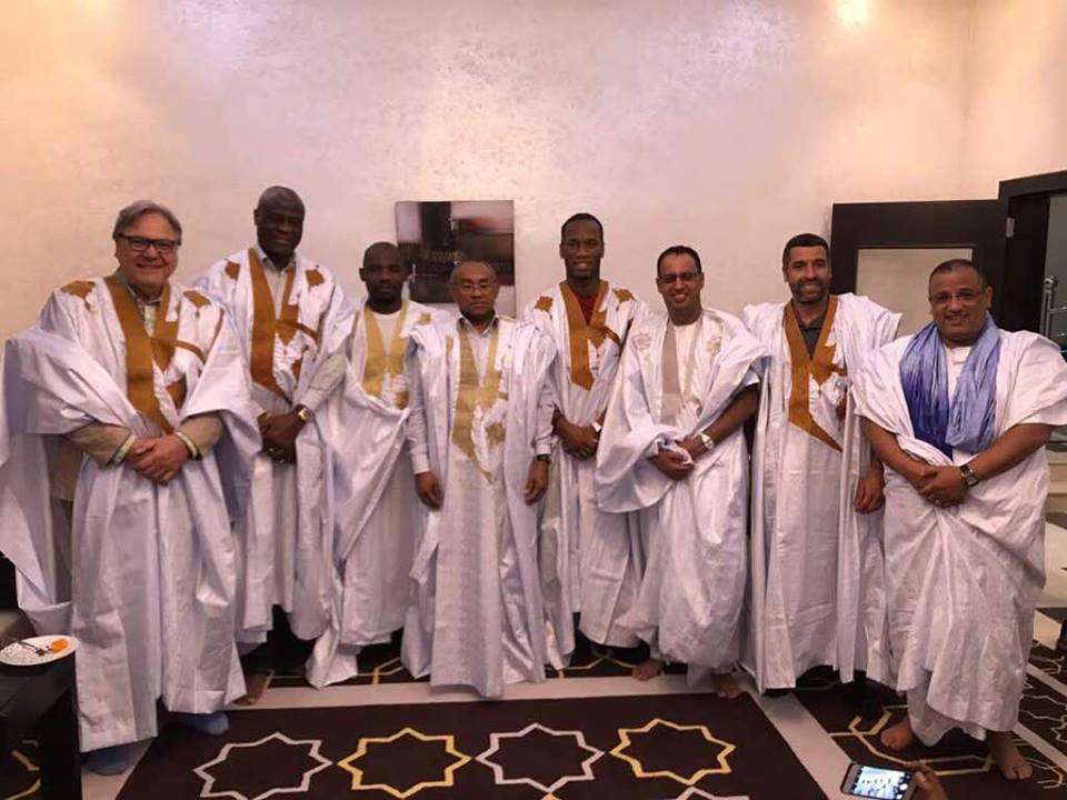 دروجبا وأحمد أحمد يرتديان الدراعة