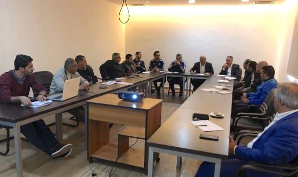 من الاجتماع