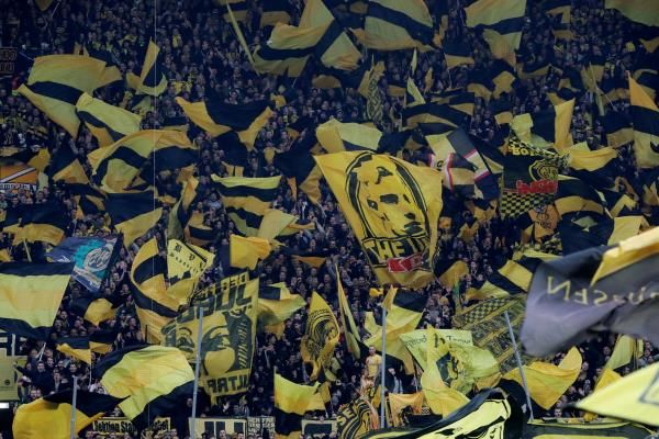 جماهير بوروسيا دورتموند