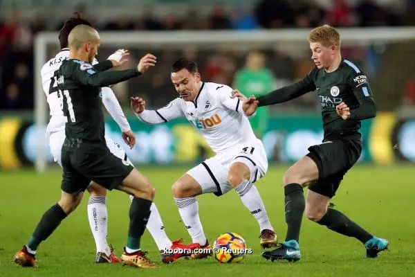 ?i=albums%2fmatches%2f1468307%2f2017-12-13t200042z_321047943_rc1430979300_rtrmadp_3_soccer-england-swa-mci_reuters