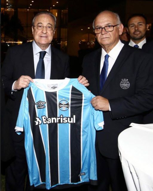 رئيس جريميو مع بيريز